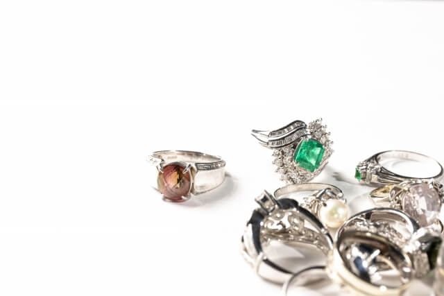 ジュエリーの価値を決める宝石の種類と評価基準